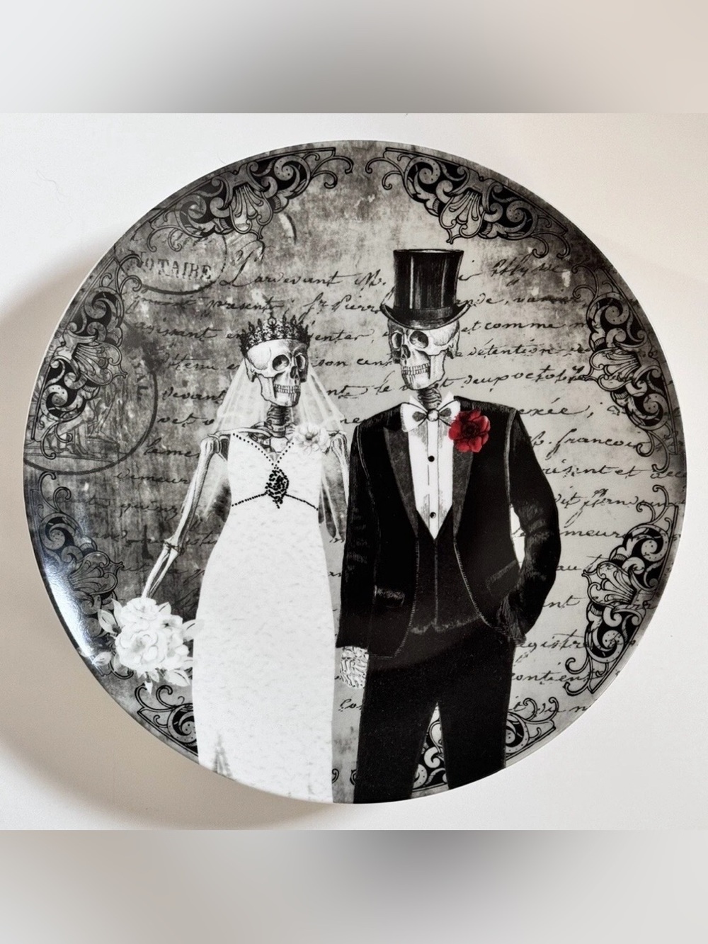 Elegant Gothic Skeleton Bride and Groom Decorative Party Plate 4 pack NIB